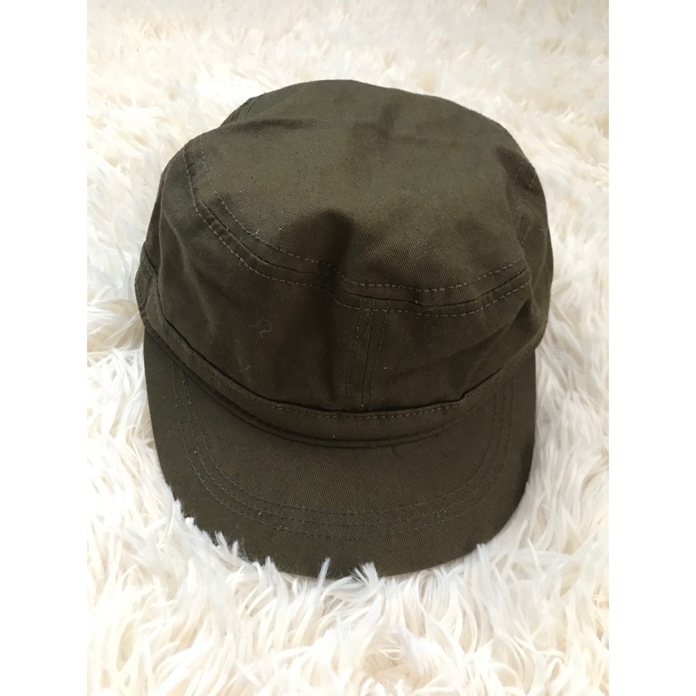 H&M 🍃Dark Green Hat